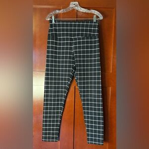 💚Caffe’ Marrakesh Ultra Tummy Control Black and White Checkered Leggings